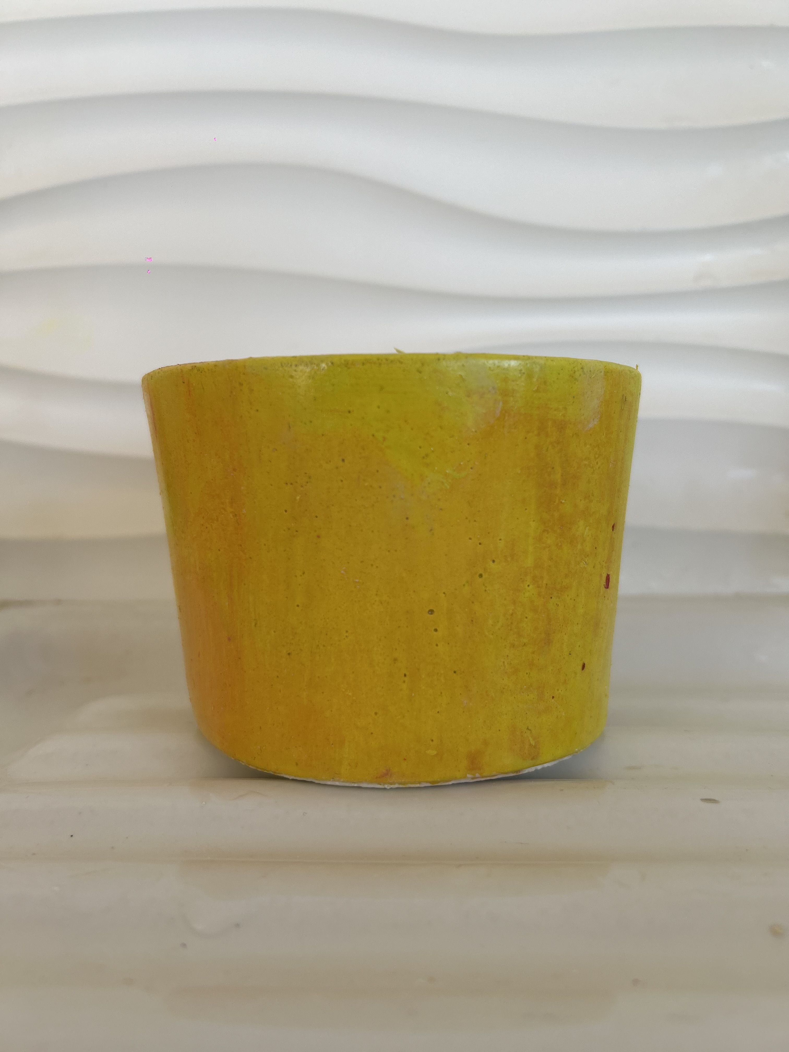 Pot simple jaune